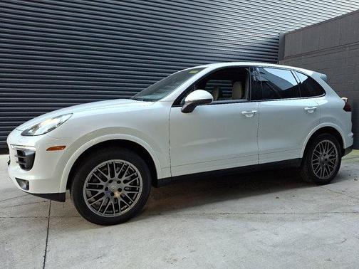 2017 Porsche Cayenne Platinum Edition