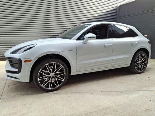 2026 Porsche Macan Base