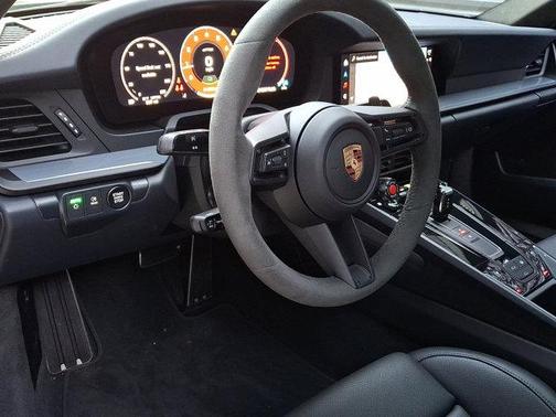 2025 Porsche 911 Carrera GTS