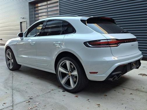 2026 Porsche Macan Base