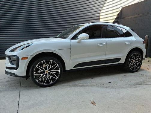 2026 Porsche Macan Base