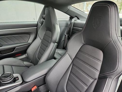 2025 Porsche 911 Carrera S