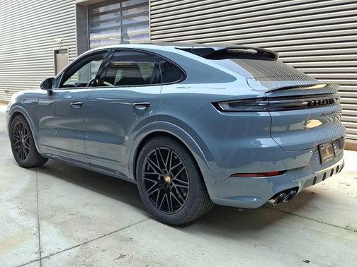 2025 Porsche Cayenne GTS
