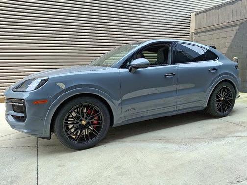 2025 Porsche Cayenne GTS