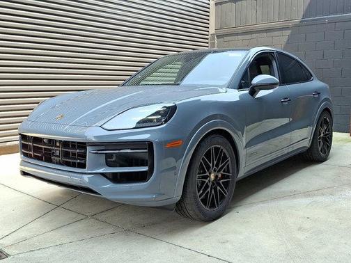 2025 Porsche Cayenne GTS