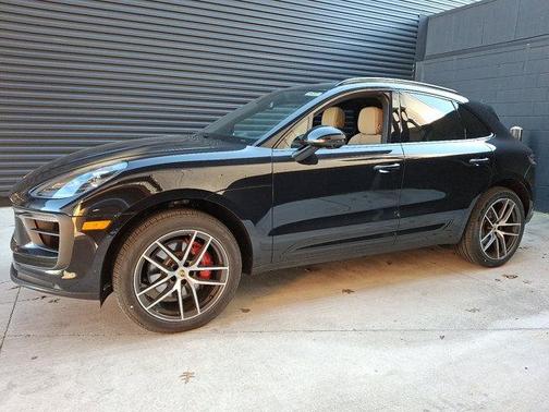 Jet Black Metallic 2026 Porsche Macan S