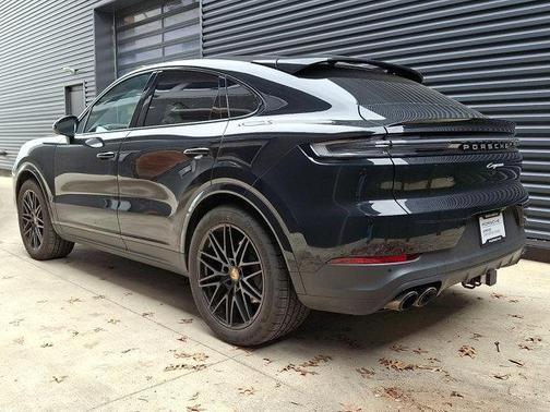 2025 Porsche Cayenne AWD