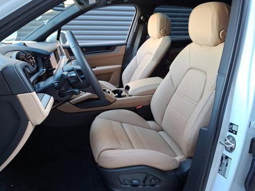 2026 Porsche Cayenne AWD