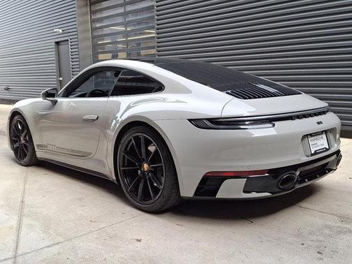 2023 Porsche 911 Carrera 4