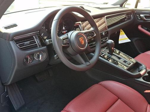 Carrara White Metallic 2026 Porsche Macan Base