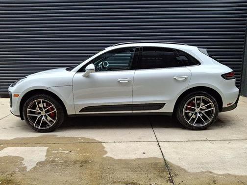 White 2023 Porsche Macan S