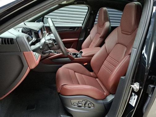 2026 Porsche Cayenne GTS