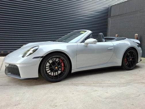 2026 Porsche 911 Carrera 4 GTS