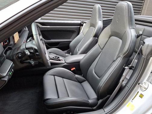 2026 Porsche 911 Carrera 4 GTS