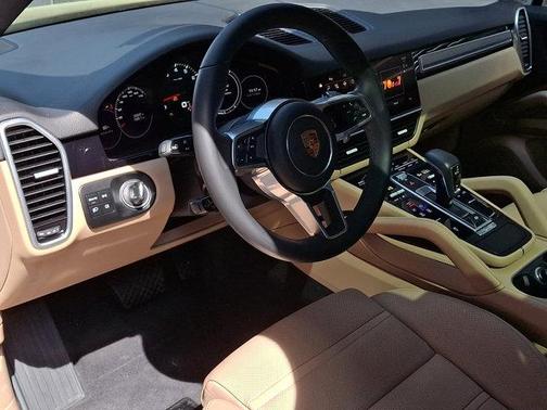 Mahogany Metallic 2023 Porsche Cayenne Platinum Edition