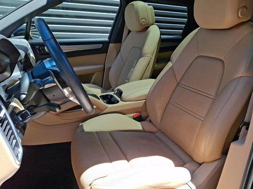 Black 2023 Porsche Cayenne Platinum Edition