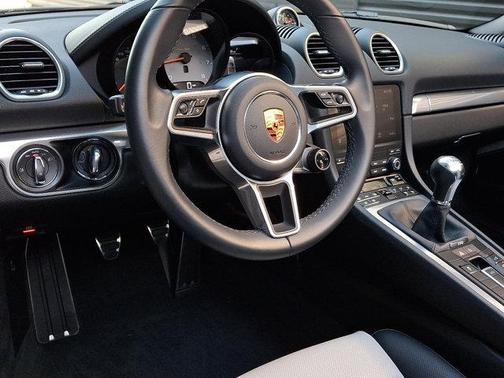 2024 Porsche 718 Boxster S