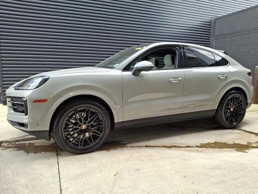2025 Porsche Cayenne AWD