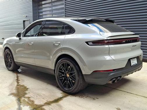 2025 Porsche Cayenne AWD