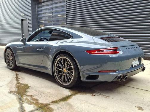 2017 Porsche 911 Carrera