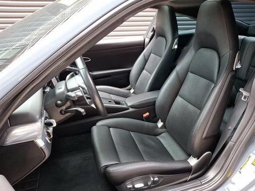 2017 Porsche 911 Carrera