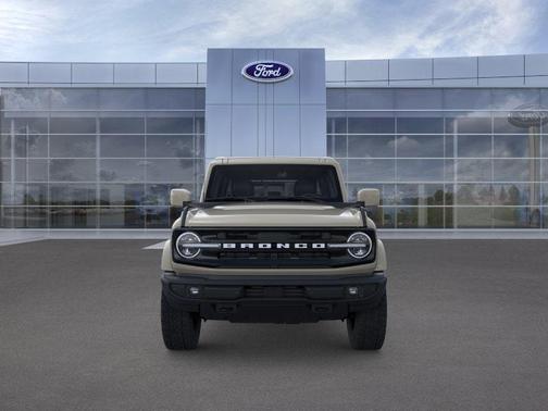 Desert Sand 2026 Ford Bronco Outer Banks
