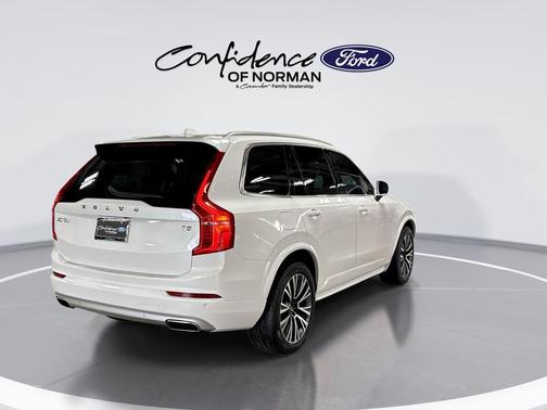 Crystal White Metallic 2021 Volvo XC90 T5 Momentum 7 Passenger