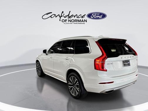 Crystal White Metallic 2021 Volvo XC90 T5 Momentum 7 Passenger