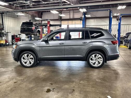 2022 Volkswagen Atlas 3.6L SE w/Technology