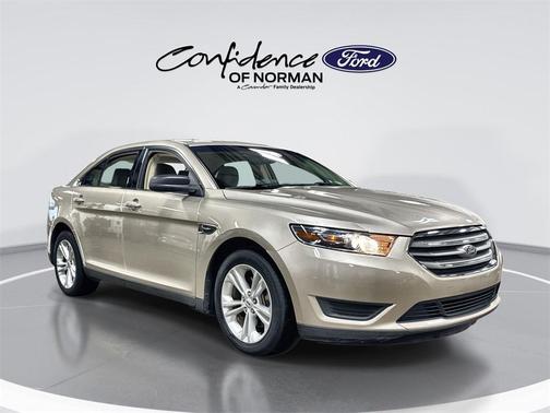2017 Ford Taurus SE