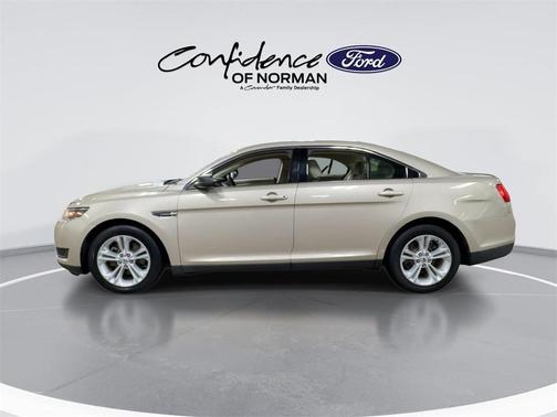 2017 Ford Taurus SE