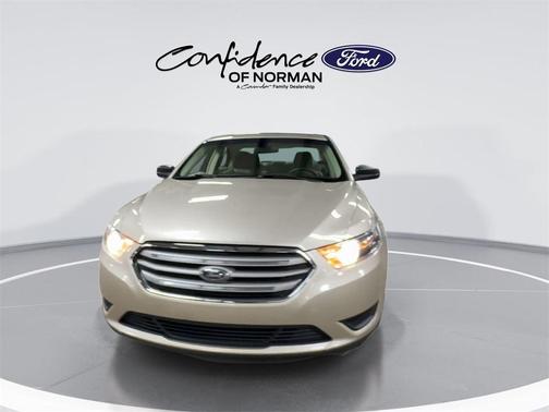 2017 Ford Taurus SE