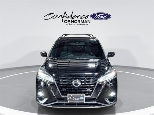 2021 Nissan Kicks SR