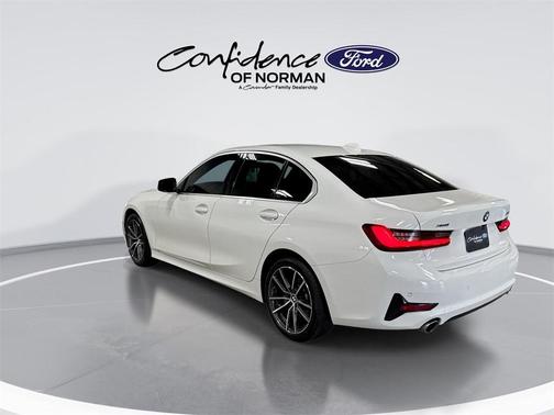 2022 BMW 330 i xDrive