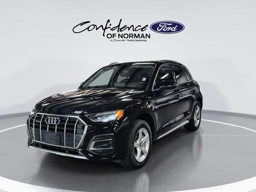 Mythos Black Metallic 2023 Audi Q5 40 Premium