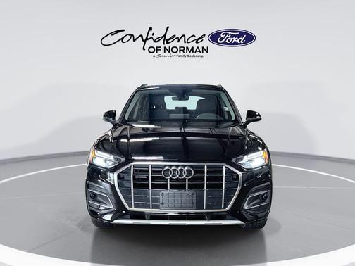 Mythos Black Metallic 2023 Audi Q5 40 Premium