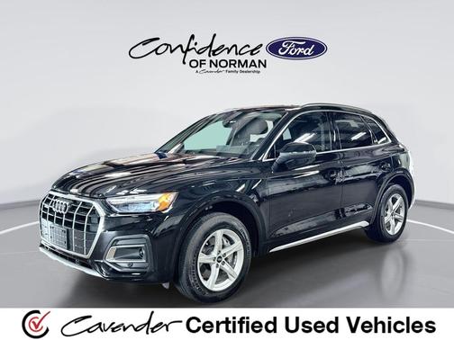 Mythos Black Metallic 2023 Audi Q5 40 Premium