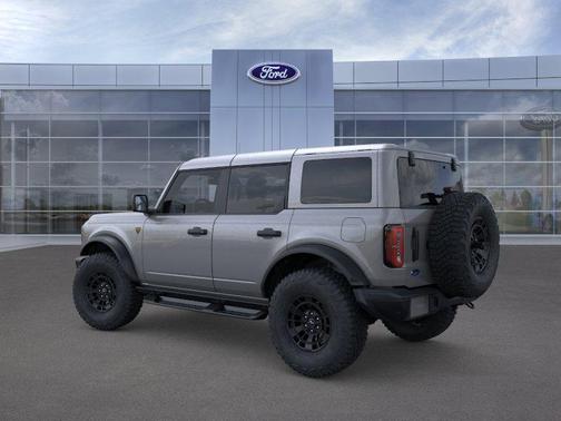 Carbonized Gray Metallic 2026 Ford Bronco Badlands