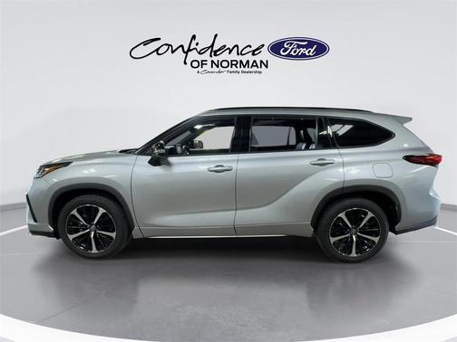 2022 Toyota Highlander XSE