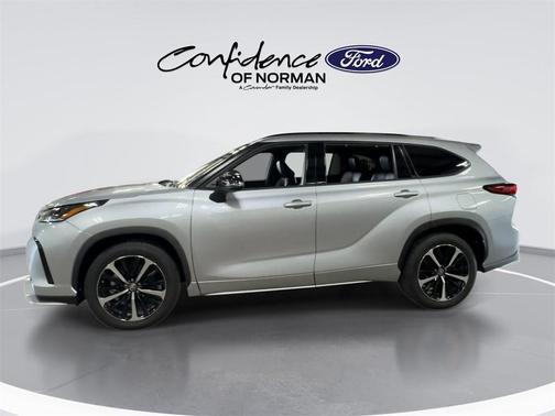 2022 Toyota Highlander XSE