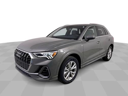 Chronos Gray Metallic 2024 Audi Q3 45 S line Premium