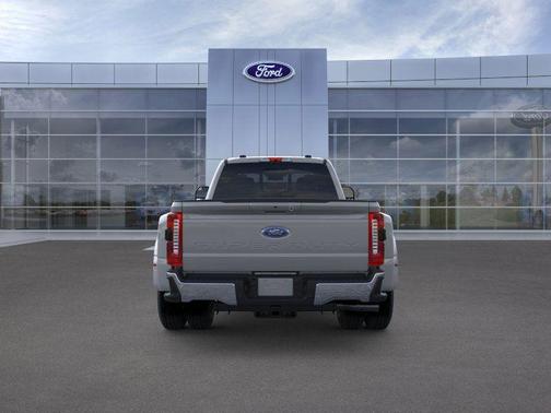 2025 Ford F-350 Lariat Super Duty