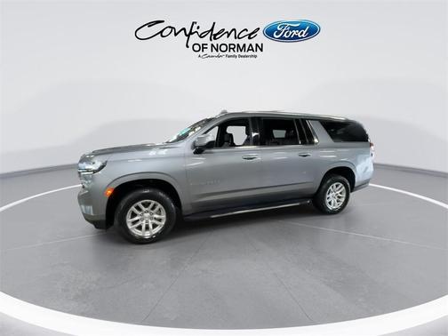 2023 Chevrolet Suburban LT