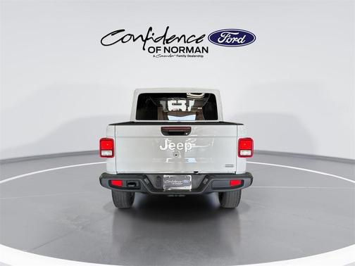 2023 Jeep Gladiator Overland