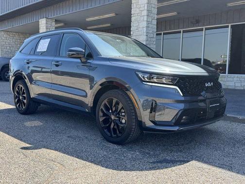 Grey 2023 Kia Sorento SX
