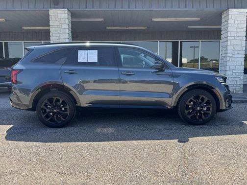 Grey 2023 Kia Sorento SX