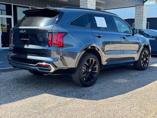 Grey 2023 Kia Sorento SX