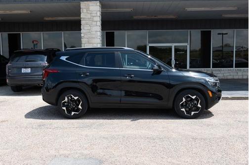 Fusion Black 2024 Kia Seltos EX