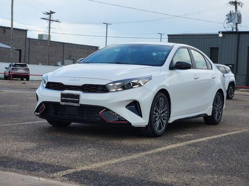 Snow White Pearl 2024 Kia Forte GT-Line