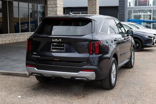 2025 Kia Sorento LX
